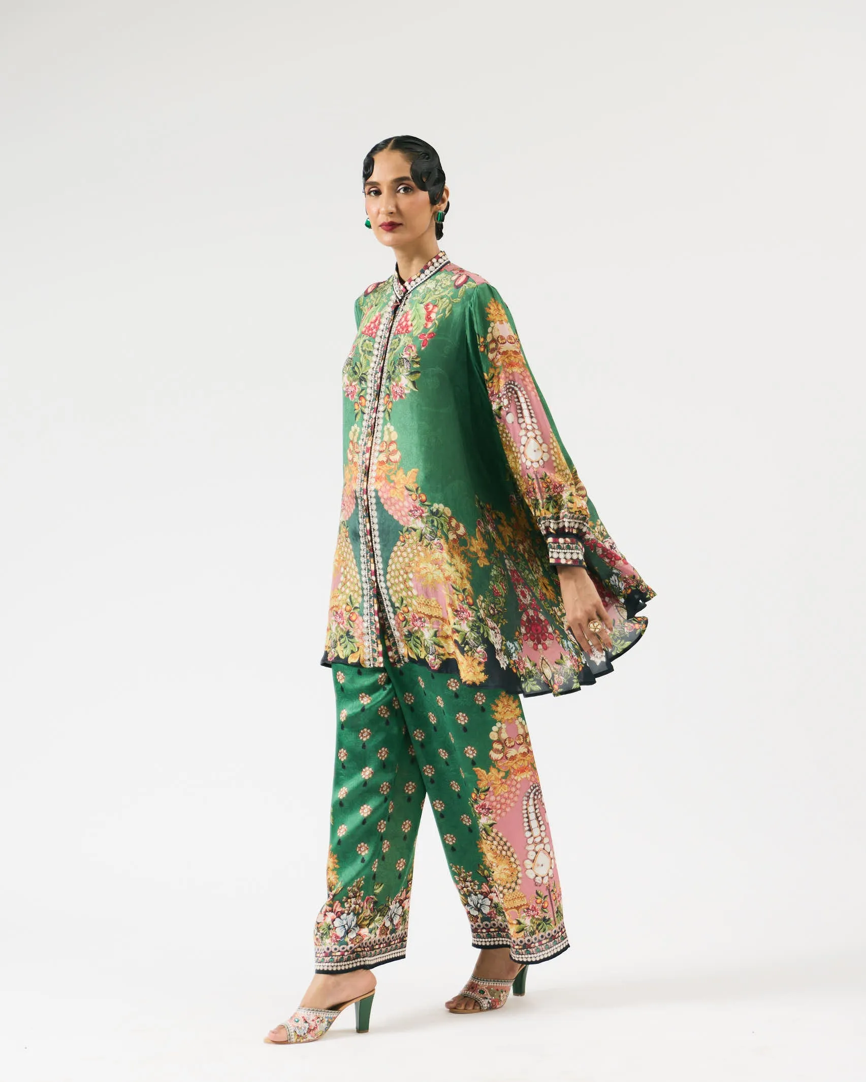 NIZAM : NILOFER